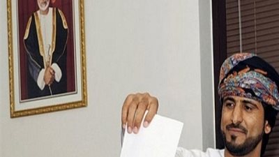 العمانيون في مصر يدلون باصواتهم في انتخابات مجلس الشوري