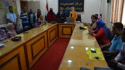 الوادى الجديد تدشن مبادرة لتفعيل لغة الإشارة بالمصالح الحكومية . صور