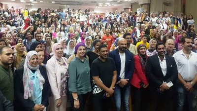 جامعة حلوان تكرم ابطال فيلم الممر بالصور