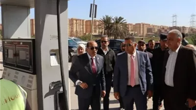 محافظ القليوبية يتابع الالتزام بتعريفة الركوب وأسعار الوقود
