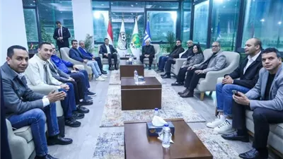 هاني أبو ريدة يستقبل وزير الشباب والرياضة بمقر اتحاد الكرة
