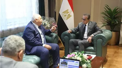 وزير الصحة يتابع استعدادات إدراج مطروح ضمن منظومة التأمين الصحي