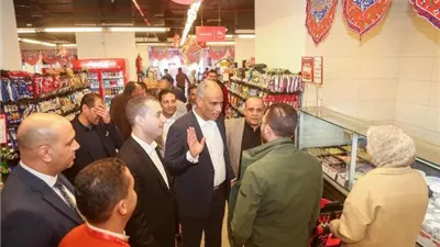 مكي: تكثيف الحملات لضبط الأسواق والتصدي لأي زيادة غير مبررة