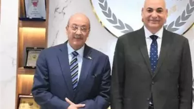 رئيس جامعة السادات يستقبل رئيس الجامعة الأسبق