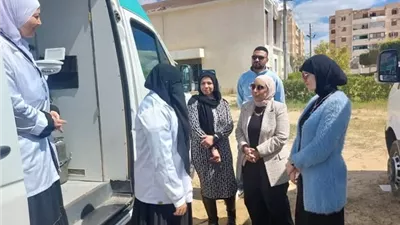 6 عيادات تخصصية في قافلة طبية بقرية ابوسلطان بالإسماعيلية..صور