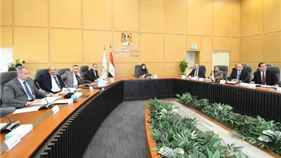 الإسكان: تطبيق منظومة متكاملة لتنظيم الإعلانات على الطرق العامة