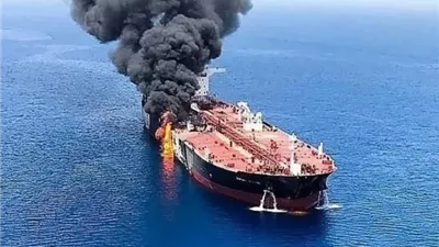 البحرية البريطانية: إصابة سفينة شحن بمقذوف شمال غرب دبي والطقم بخير
