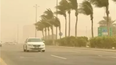 تحذيرات المرور من العاصفة الترابية منعا لوقوع الحوادث