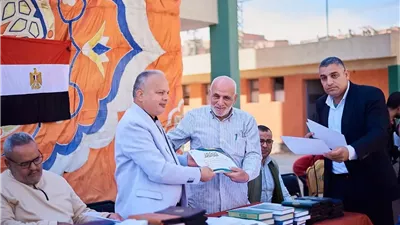 مدرسة أم المؤمنين تكرم حفظة كتاب الله بحضور رموز الإدارة والتعليم
