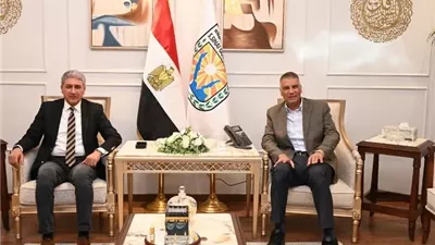 محافظ جنوب سيناء يبحث مع وزير السياحة والآثار سبل تنشيط السياحة