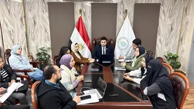 مدير هيئة الرعاية الصحية بالإسماعيلية يستعرض خطة مكافحة العدوى