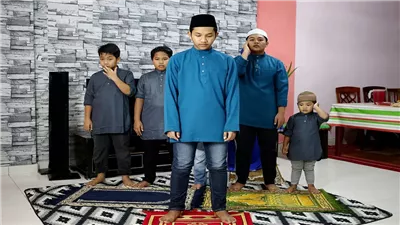 الإفتاء تحسم الجدل حول مسألة إرسال اليدين في الصلاة