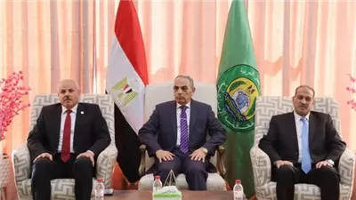محافظ الإسماعيلية يستقبل المهنئين بعيد الفطر المُبارك