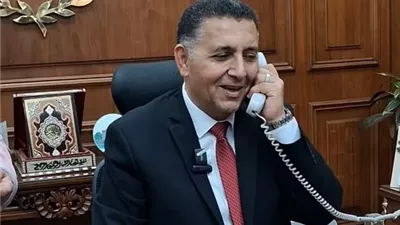 محافظ القليوبية يهنئ موظفة بجامعة بنها لفوزها بلقب الأم المثالية