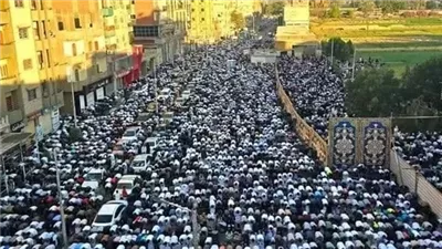 حكم زيادة الصلاة والسلام على النبيﷺوذريته في تكبيرات عيد الفطر