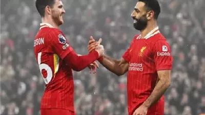 روبرتسون مودعاً صلاح: «تستحق تكريماً يليق بمكانتك في ليفربول»