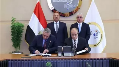 توقيع اتفاقيات بين شركة موانئ مصر والهيئة الاقتصادية لقناة السويس