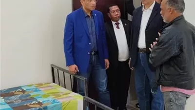 محافظ البحر الأحمر يتفقد مركز إغاثة رأس غارب