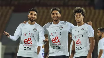 تريزيجيه ومرموش يقودان هجوم مصر أمام السعودية الليلة