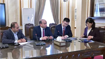 جامعة القاهرة تستقبل وفد جامعة بكين لتعزيز الشراكة الاستراتيجية
