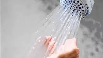 هل تبطل الطهارة بترك الموالاة في الغسل؟