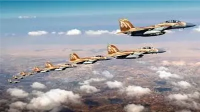 الجيش الإسرائيلي: 50 مقاتلة تضرب منشآت عسكرية ونووية بإيران