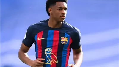 برشلونه يعلن جاهزية أليخاندرو و كوندي قبل لقاء أتلتيكو مدريد