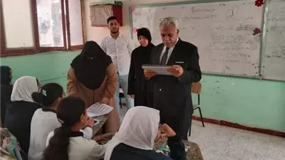 مدير تعليم الإسماعيلية يتفقد انتظام الدراسة بإدارة شمال..صور