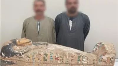 ضربة لمافيا الآثار.. ضبط تابوت من العصر الروماني بحوزة شخصين بسوهاج