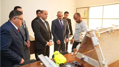وزير العمل يتفقد مركز التدريب المهني بالإسماعيلية..صور