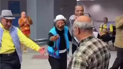 فرقة السمسمية بالإسماعيلية تتألق في مترو امبابة..صور