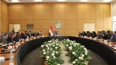 الكهرباء: متابعة خطة تشغيل الطاقة المتجددة وخفض استهلاك الوقود