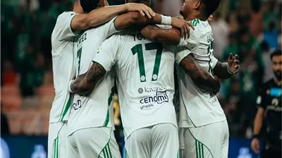 أهلي جدة يفوز علي ضمك بثلاثية ويخطف وصافة الدوري السعودي
