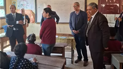 مدير تعليم القليوبية يتابع تنمية مهارات اللغة العربية بمدرسة طه حسين الابتدائية