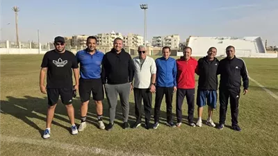 قطار المنيا يواصل زحفه للقمة
