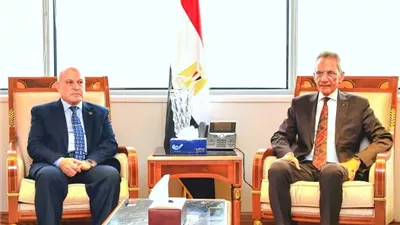 رئيس النيابة الإدارية يهنئ وزير شئون المجالس النيابية بتوليه منصبه