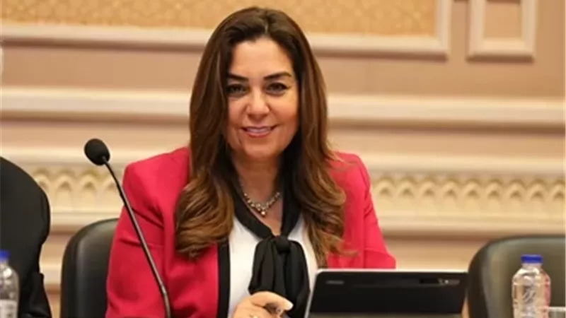 الدكتورة منال عوض