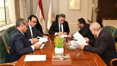 وزير التموين يبحث مطالب المواطنين مع أعضاء النواب والشيوخ
