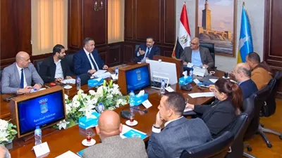 محافظ الإسكندرية ومجاهد يجتمعان مع رئيس نادى الاتحاد والكاس وفؤاد