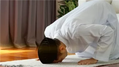 أنام عن صلاة الفجر..فهل يصح تأديتها بعد شروق الشمس؟