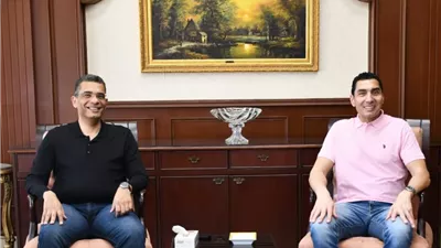 وزير الشباب في جولة تفقدية بمحافظة البحر الأحمر