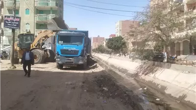 بدء تفعيل منظومة الجمع السكني للمخلفات بالبراجيل في الجيزة..صور