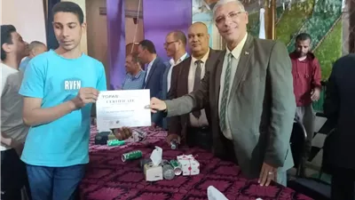 تسليم 55شهادة دولية في البرمجة والذكاء الاصطناعي لطلاب أولى ثانوي