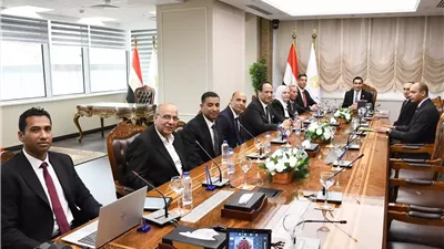 وزير الشباب يبحث تطوير المنظومة الفنية لألعاب القوى