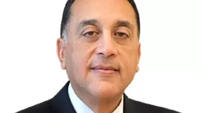 رئيس الوزراء يهنئ الرئيس السيسي بذكرى عيد تحرير سيناء