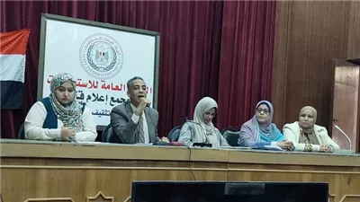 مجمع إعلام قنا يناقش آليات التعامل مع الحيوانات الضالة