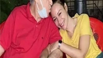 أول تعليق من منة شلبي بعد عزاء والدها