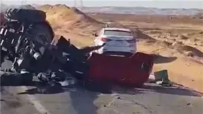 إصابة 4 في تصادم جرار زراعى وسيارتين ملاكي فى الوادي الجديد