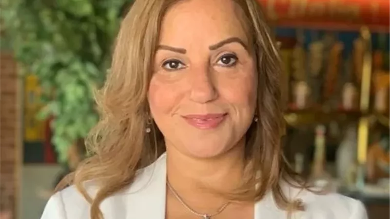 الكاتبة نوال مصطفى