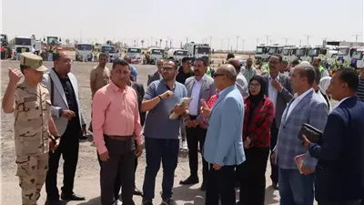 محافظ السويس يتابع اصطفاف مركبات الطوارئ بالمحافظة